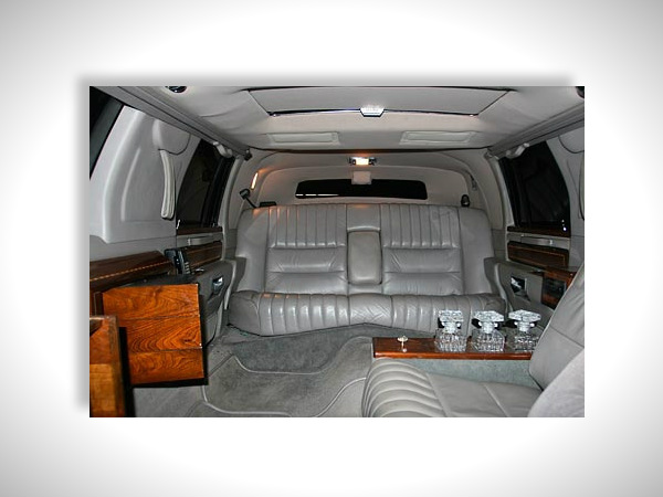 ಕಾರುಗಳ ದೊಡ್ಡ ಸಂಗ್ರಹವನ್ನು ಬಿಟ್ಟು ತೆರಳಿದ ಜಾಕ್ಸನ್