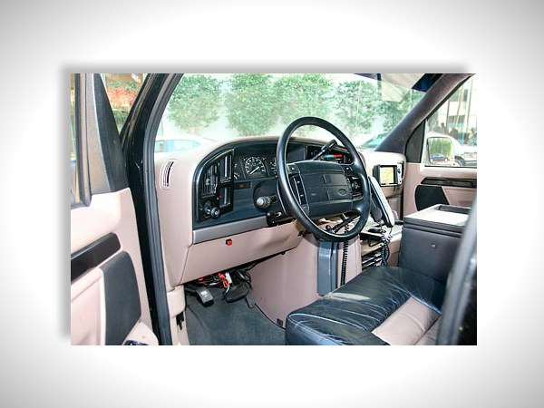 ಕಾರುಗಳ ದೊಡ್ಡ ಸಂಗ್ರಹವನ್ನು ಬಿಟ್ಟು ತೆರಳಿದ ಜಾಕ್ಸನ್