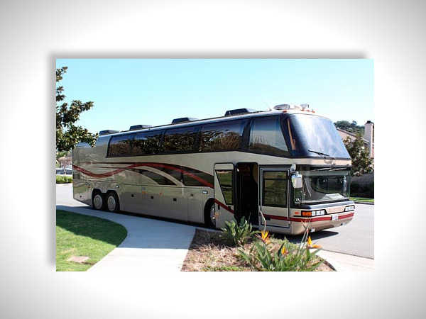 ಕಾರುಗಳ ದೊಡ್ಡ ಸಂಗ್ರಹವನ್ನು ಬಿಟ್ಟು ತೆರಳಿದ ಜಾಕ್ಸನ್