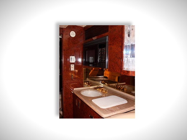 ಕಾರುಗಳ ದೊಡ್ಡ ಸಂಗ್ರಹವನ್ನು ಬಿಟ್ಟು ತೆರಳಿದ ಜಾಕ್ಸನ್