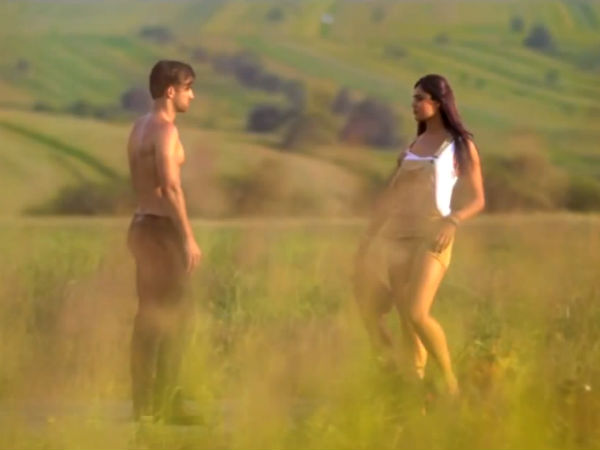 ಮಹೀಂದ್ರ ಸೆಂಚುರೊ ಜಾಹೀರಾತು