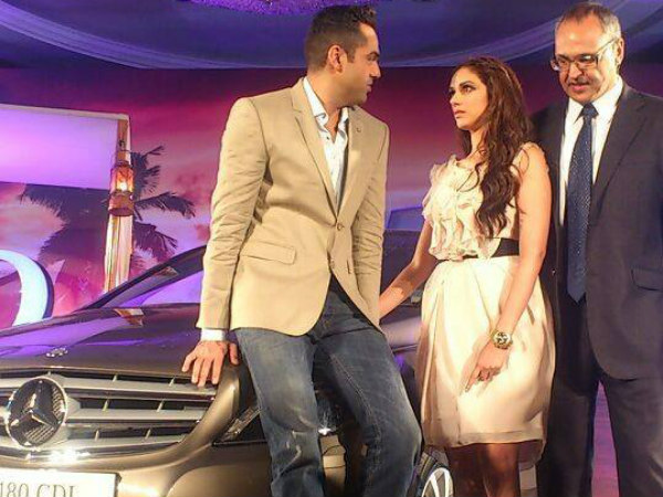 22 ಲಕ್ಷ ಬೆಳೆಬಾಳುವ ಬೆಂಝ್ ಡೀಸೆಲ್ ಗಾಡಿ ಲಾಂಚ್