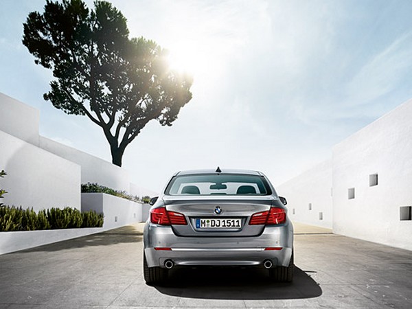 ಬಿಎಡಬ್ಲ್ಯು 5 ಸಿರೀಸ್ ಕಾರಿನ ಒಡತಿ ಸಂಜನಾ