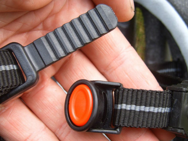 ಕಡೆಯದಾಗಿ ಹೆಲ್ಮೆಟ್ ಲಾಕ್ 