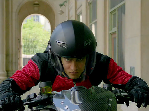 ಬಿಎಂಡಬ್ಲ್ಯು ಬೈಕ್‌ನಲ್ಲಿ ಅಮೀರ್ 'ಧೂಮ್ 3' ಕಮಾಲ್