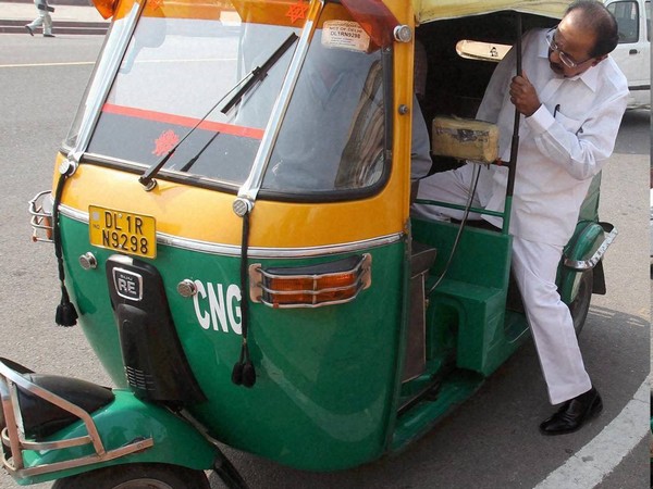 ಇಂಧನ ಉಳಿಸಿ; ಕೇಂದ್ರ ಸಚಿವ ವೀರಪ್ಪ ಮೊಯ್ಲಿ ಸಾರಿಗೆ ಪಯಣ 