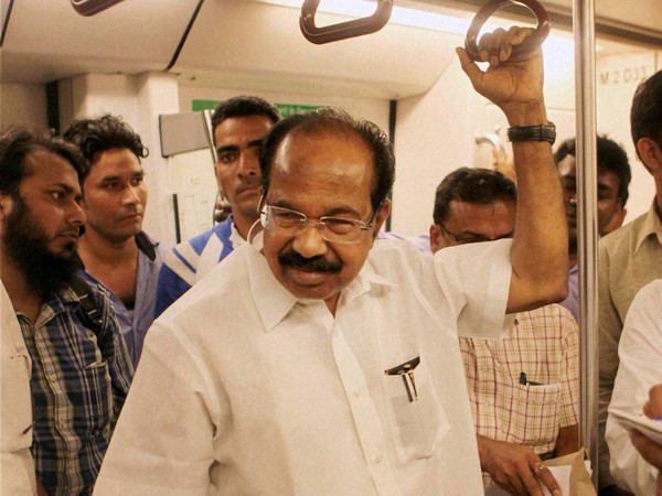 ಇಂಧನ ಉಳಿಸಿ; ಕೇಂದ್ರ ಸಚಿವ ವೀರಪ್ಪ ಮೊಯ್ಲಿ ಸಾರಿಗೆ ಪಯಣ 