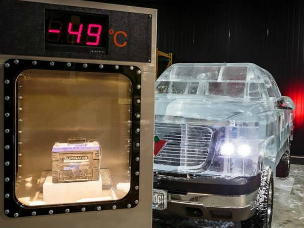 5 ಟನ್ ಮಂಜುಗಡ್ಡೆಯಿಂದ ತಯಾರಿಸಿದ ಐಸ್ ಟ್ರಕ್ಕಿದ್ದು!