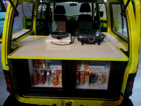 ಮಾರುತಿ ಓಮ್ನಿ ಕೆಫೆ; ನಿಮ್ಮ ಫಾಸ್ಟ್ ಫುಡ್ ಎಂಜಾಯ್ ಮಾಡಿ! 