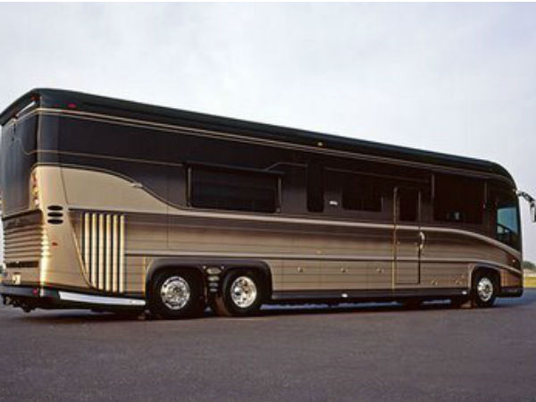 ಜಗತ್ತಿನ ಶ್ರೀಮಂತ ವ್ಯಕ್ತಿ ಮಿತ್ತಲ್‌ರವರ ಉಕ್ಕಿನಂತಹ ಬಸ್