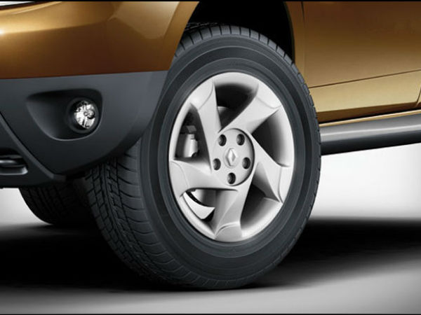 ಡಸ್ಟರ್ 4x4, ಟೆರೆನೊ ಆಲ್ ‌ವೀಲ್ ಡ್ರೈವ್ ನಿರೀಕ್ಷಿಸಿ