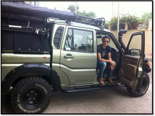 ಕಸ್ಟಮೈಸ್ಡ್ ಸ್ಕಾರ್ಪಿಯೊದಲ್ಲಿ ಗುಲ್ ಪನಾಗ್ ಪಯಣ