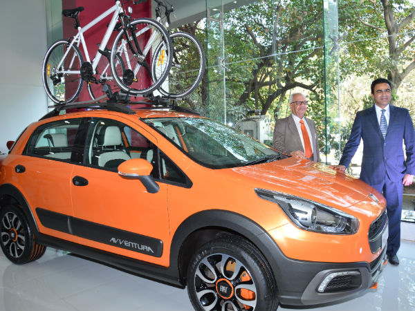 ಫಿಯೆಟ್ ಮುಂಬೈ ಶೋ ರೂಂ ತಲುಪಿದ ಅಬಾರ್ತ್ 500, ಅವೆಂಚ್ಯೂರಾ