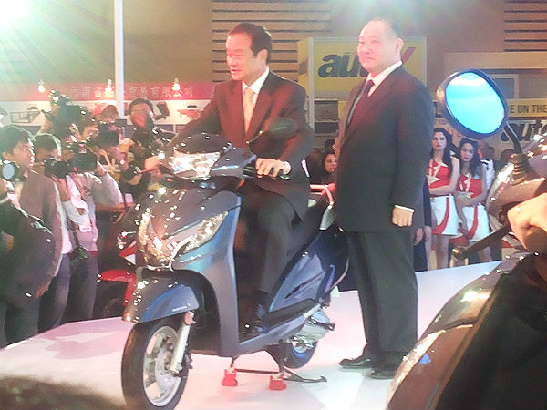 ದರ ಮಾಹಿತಿ (ಎಕ್ಸ್ ಶೋ ರೂಂ)