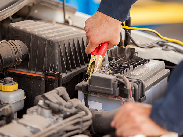 ಕಾರು ಬ್ಯಾಟರಿಗಳು ಶಾಕ್ ಹೊಡೆಯುತ್ತಾ?