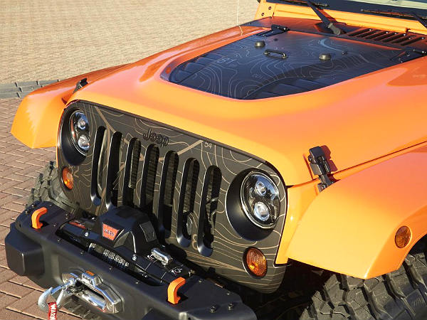 ಈಸ್ಟರ್ ಜೀಪ್ ಸಫಾರಿಯಲ್ಲಿ ಚೆರೊಕ್, ವ್ರ್ಯಾಂಗ್ಲರ್ ಪಾದಾರ್ಪಣೆ