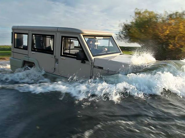ನೆಲದ ಮೇಲೂ ನೀರಲ್ಲೂ ಸಂಚರಿಸುವ ಉಭಯಚರ ಗಾಡಿ