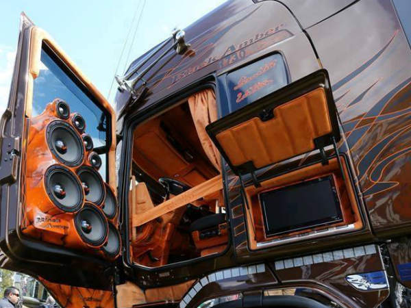 ಚಲ್ಲು ಚಲ್ಲು ಸ್ಮೈಲು ಐಲು ಪೈಲು ಸ್ಟೈಲು!