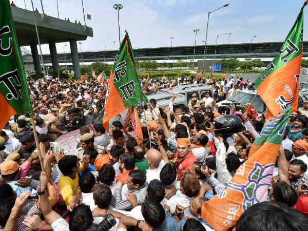 ಮೋದಿ ನೆಚ್ಚಿನ ಕಾರು ಸ್ಕಾರ್ಪಿಯೊ ಬದಲಾದಿತೇ?