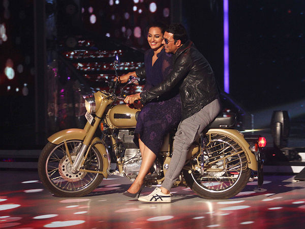 'ಜಲಕ್ ದಿಕ್ ಲಾಜ'ದಲ್ಲಿ ಅಕ್ಷಯ್-ಸೋನಾಕ್ಷಿ ಹಾಲಿಡೇ ಶೋ