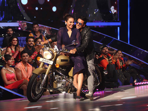 'ಜಲಕ್ ದಿಕ್ ಲಾಜ'ದಲ್ಲಿ ಅಕ್ಷಯ್-ಸೋನಾಕ್ಷಿ ಹಾಲಿಡೇ ಶೋ