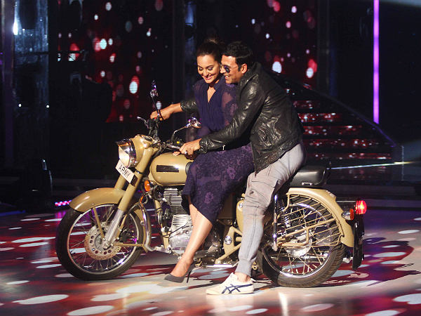 'ಜಲಕ್ ದಿಕ್ ಲಾಜ'ದಲ್ಲಿ ಅಕ್ಷಯ್-ಸೋನಾಕ್ಷಿ ಹಾಲಿಡೇ ಶೋ