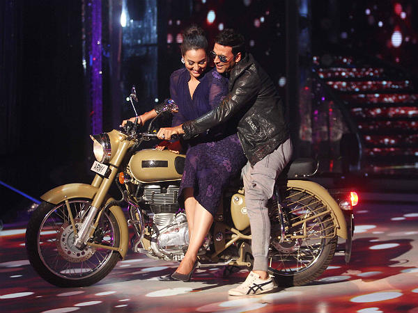 'ಜಲಕ್ ದಿಕ್ ಲಾಜ'ದಲ್ಲಿ ಅಕ್ಷಯ್-ಸೋನಾಕ್ಷಿ ಹಾಲಿಡೇ ಶೋ