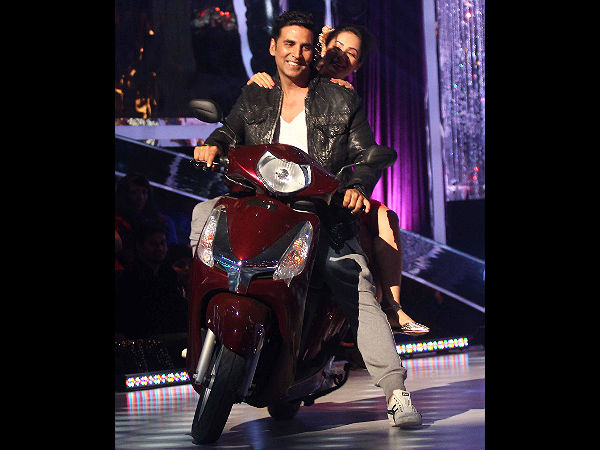 'ಜಲಕ್ ದಿಕ್ ಲಾಜ'ದಲ್ಲಿ ಅಕ್ಷಯ್-ಸೋನಾಕ್ಷಿ ಹಾಲಿಡೇ ಶೋ