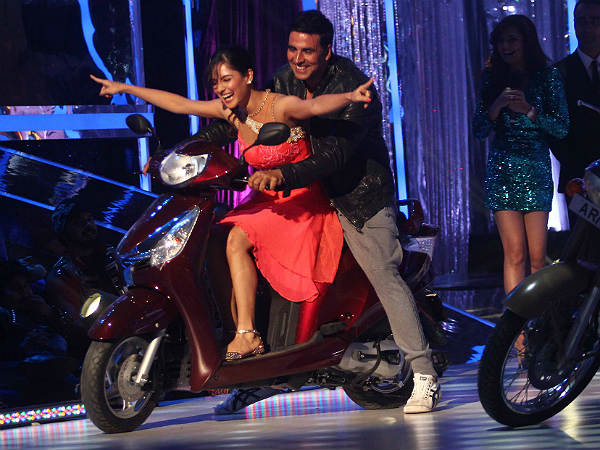 'ಜಲಕ್ ದಿಕ್ ಲಾಜ'ದಲ್ಲಿ ಅಕ್ಷಯ್-ಸೋನಾಕ್ಷಿ ಹಾಲಿಡೇ ಶೋ