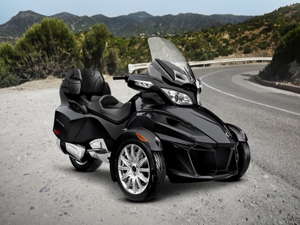 ದುಬೈ ಪೊಲೀಸ್ ತೆಕ್ಕೆಗೆ ಸೂಪರ್ ಬೈಕ್ - ಕ್ಯಾನ್ ಆಮ್ ಸ್ಪೈಡರ್