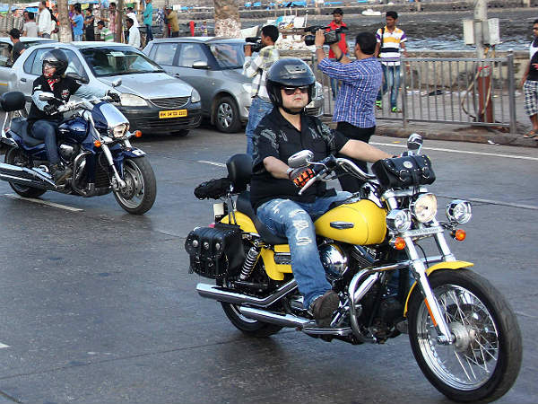 ಫಗ್ಲಿ ಪ್ರಚಾರದಲ್ಲಿ ಸೂಪರ್ ಬೈಕ್‌ಗಳ ಮಿಂಚಿಂಗ್ 