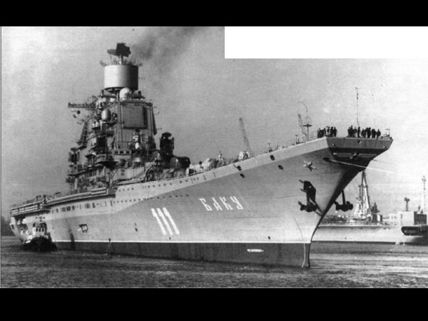 ಐಎನ್‌ಎಸ್ ವಿಕ್ರಮಾದಿತ್ಯ ಯುದ್ಧ ವಿಮಾನ ವಾಹಕ ಹಡಗನ್ನೇರಲಿರುವ ಮೋದಿ