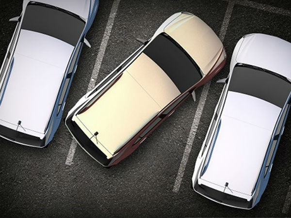 ರಿವರ್ಸ್ ಪಾರ್ಕಿಂಗ್ ಸರಿಯಾಗಿ ಅಭ್ಯಾಸಿಸಿ; ಇಲ್ಲಂದ್ರೆ ಎಡವಟ್ಟಾದಿತು!