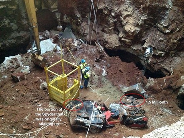 ಹಾನಿಗೀಡಾದ ಕಾರುಗಳು 