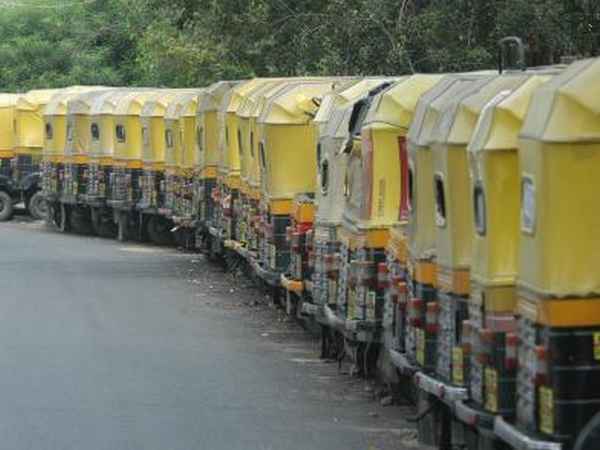 ಬೆಂಗಳೂರಿನಲ್ಲಿ ಮಿಂಚಿನ ದಾಳಿ; 450 ರಿಕ್ಷಾಗಳ ಮುಟ್ಟುಗೋಲು