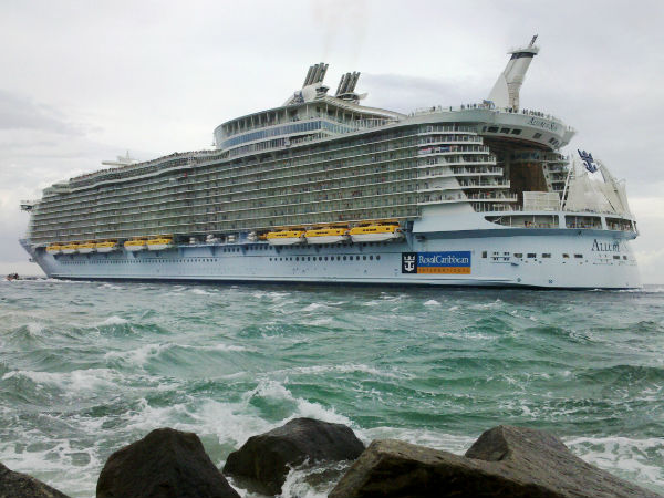 ಜಗತ್ತಿನ ಅತಿ ದೊಡ್ಡ ಪ್ರಯಾಣಿಕ ಹಡಗು - 'ಅಲ್ಯೂರ್ ಆಫ್ ದಿ ಸೀಸ್'