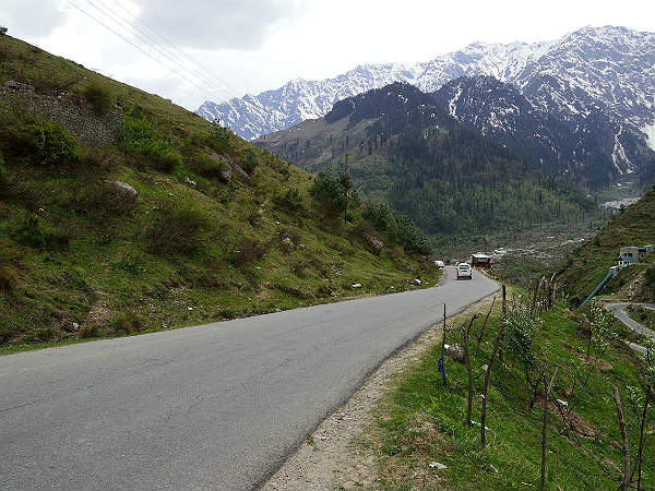 ಜೀವಮಾನದಲ್ಲಿ ಒಮ್ಮೆಯಾದರೂ ಸಂಚರಿಸಲೇಬೇಕಾದ ಭಾರತದ 11 ಅದ್ಭುತ ರಸ್ತೆಗಳು