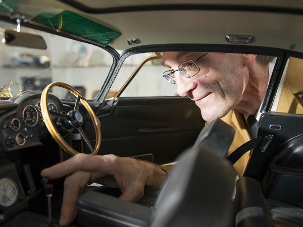 ಹರಾಜಿಗಿದೆ ಚಿನ್ನ ಲೇಪಿತ ಜೇಮ್ಸ್ ಬಾಂಡ್ ಆಸ್ಟನ್ ಮಾರ್ಟಿನ್ ಕಾರು