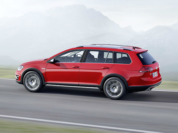 ಪ್ಯಾರಿಸ್‌ನತ್ತ ಮುಖ ಮಾಡಿದ ಫೋಕ್ಸ್‌ವ್ಯಾಗನ್ ಗಾಲ್ಫ್ ಆಲ್‌ಟ್ರ್ಯಾಕ್ 