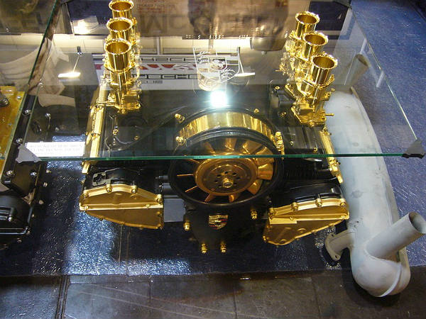 ಕಾರು ಎಂಜಿನ್‌ನಿಂದ ಮೂಡಿಬಂದ ಆಕರ್ಷಕ ಕಾಫಿ ಟೇಬಲ್‌ಗಳು