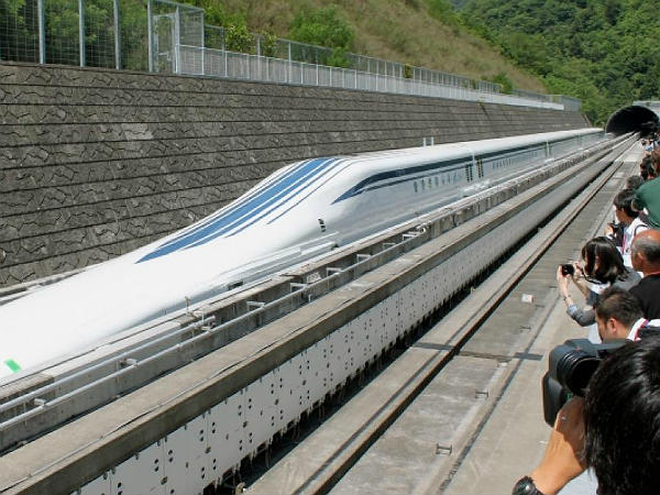 ಬುಲೆಟ್ ರೈಲು ಮೀರಿಸಿದ ಮ್ಯಾಗ್ಲೆವ್ ರೈಲು - ಗಂಟೆಗೆ 500 ಕೀ.ಮೀ. ವೇಗ ಬುಲೆಟ್ ರೈಲು ಮೀರಿಸಿದ ಮ್ಯಾಗ್ಲೆವ್ ರೈಲು - ಗಂಟೆಗೆ 500 ಕೀ.ಮೀ. ವೇಗ