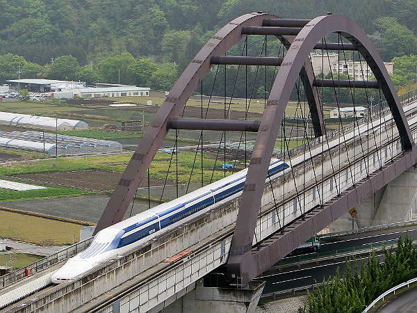 ಬುಲೆಟ್ ರೈಲು ಮೀರಿಸಿದ ಮ್ಯಾಗ್ಲೆವ್ ರೈಲು - ಗಂಟೆಗೆ 500 ಕೀ.ಮೀ. ವೇಗ ಬುಲೆಟ್ ರೈಲು ಮೀರಿಸಿದ ಮ್ಯಾಗ್ಲೆವ್ ರೈಲು - ಗಂಟೆಗೆ 500 ಕೀ.ಮೀ. ವೇಗ