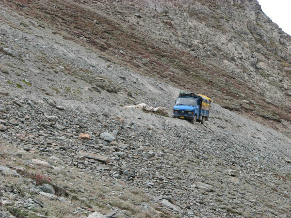 13. ಕುನ್ಝುಮ್ ಲಾ