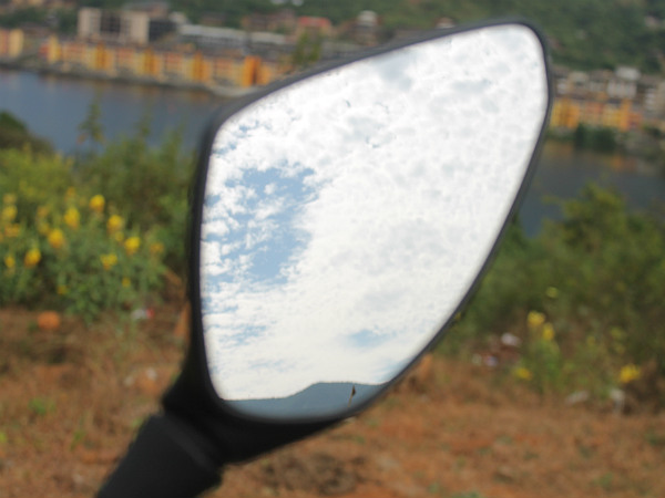 ಮೈನಸ್ ಪಾಯಿಂಟ್ - ಮಿರರ್