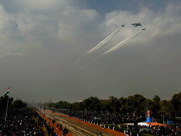 ಭಾರತದ ಶಕ್ತಿ ಪ್ರದರ್ಶನದಿಂದ ಬೆರಗಾದ ಒಬಾಮಾ ದಂಪತಿ!