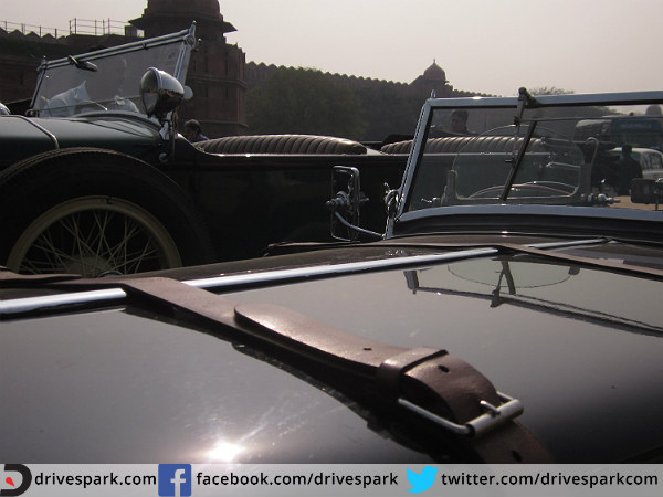 21 ಗನ್ ಸಲ್ಯೂಟ್ ವಿಂಟೇಜ್ ಕಾರು ರಾಲಿ 2015