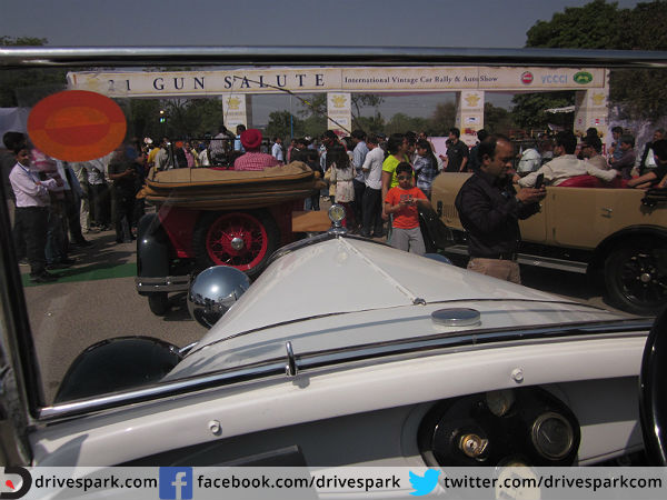 21 ಗನ್ ಸಲ್ಯೂಟ್ ವಿಂಟೇಜ್ ಕಾರು ರಾಲಿ 2015