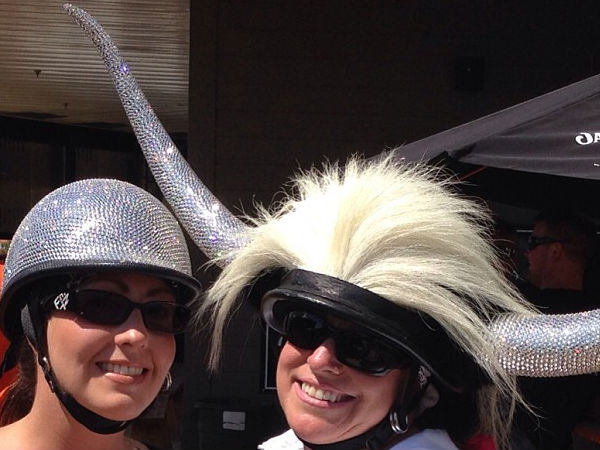 19. ಗೂಳಿ ಹೆಲ್ಮೆಟ್ 