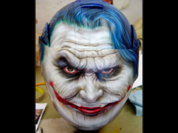 14. ಜೋಕರ್ ಹೆಲ್ಮೆಟ್ 