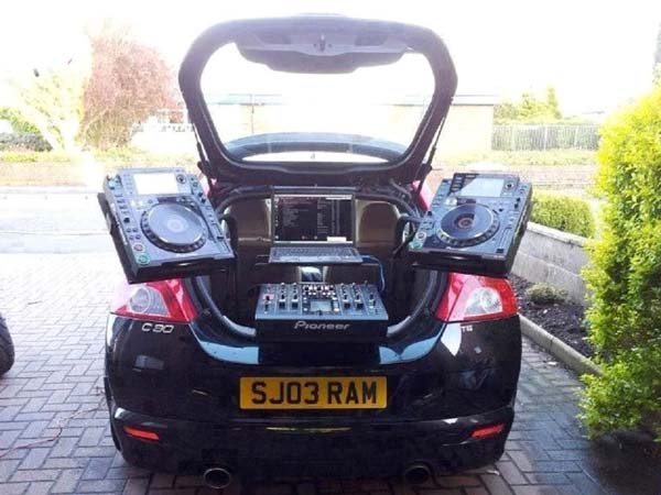 ಮನರಂಜನೆಗಾಗಿ ಕಾರು ಆಡಿಯೋ ಸಿಸ್ಟಂ